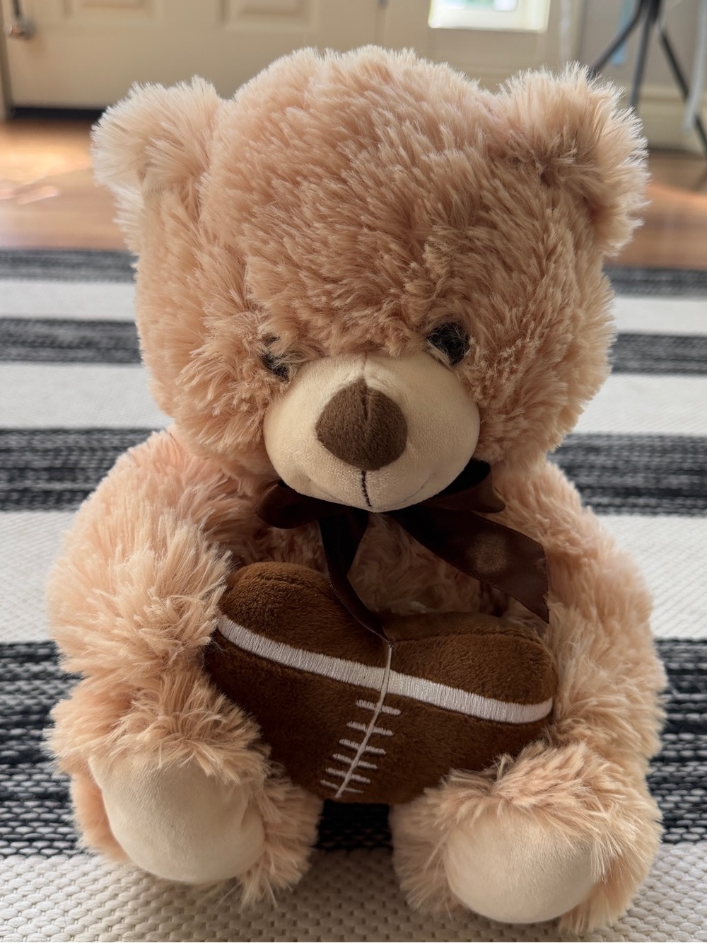 Kellytoy Plush Light Brown Teddy Bear with Football Hart